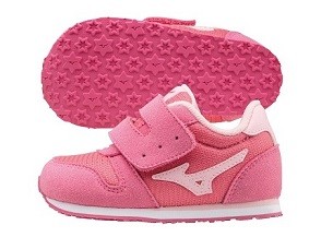 足指５本を使うよう医師と考えたキッズシューズ発売、ミズノ