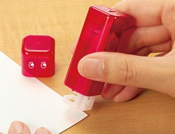 ポンと押すだけで簡単のり付け「テープのり　tenori　イチオシ」、ニチバン