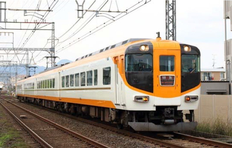 新カラーリング塗装の「12410系」