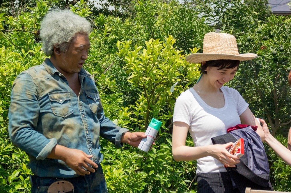 カメラが回っていないときの秋山さん。素顔は女性に優しい紳士！？