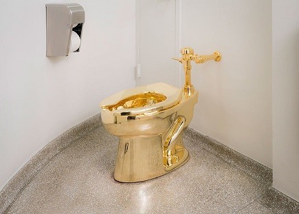 ニューヨークのゲッゲンハイム美術館に現れた「金トイレ」（同美術館のＨＰから）