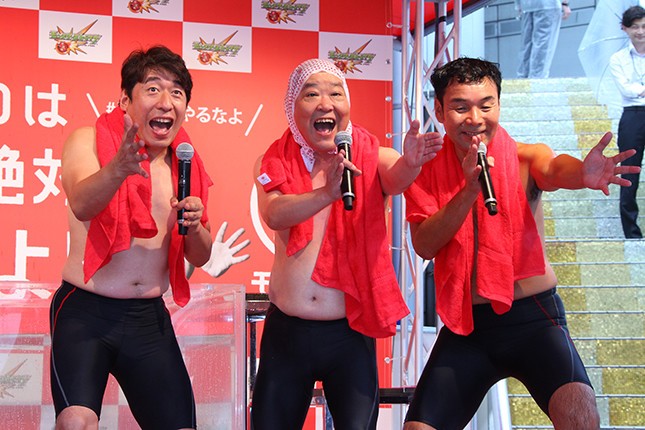 最後は笑顔で決めポーズ