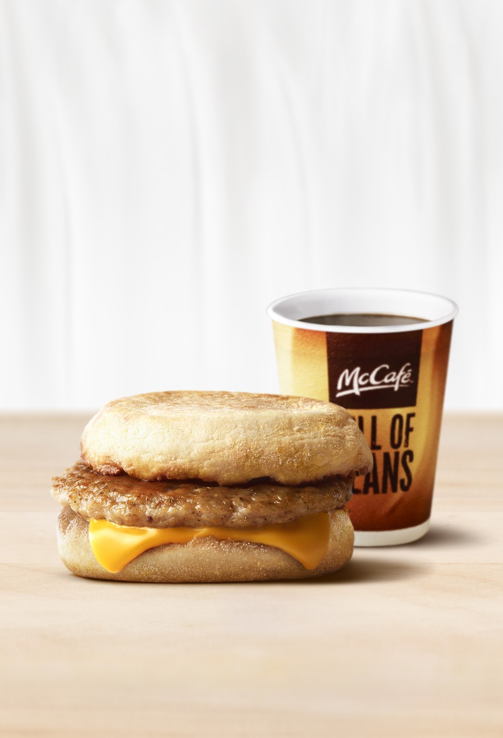 会社員が「朝の外食」に求めるのは「手軽さ、あたたかさ、300円以内」　マクドナルドの実態調査で明らかに