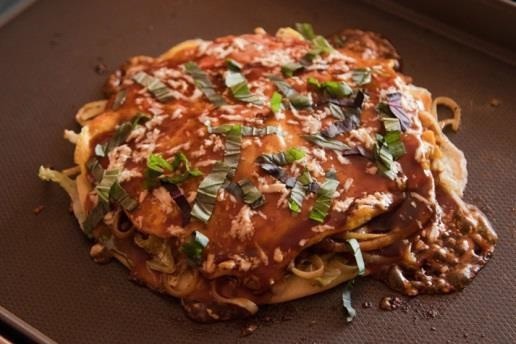 カーシャのお父さんが作るポーランド風鶏肉とパプリカズッキーニのお好み焼