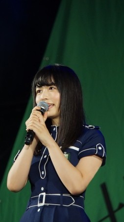 メンバーの長濱ねるは、唯一の欅坂46兼任。親は教師で、長崎県内有数の進学校出身でもある