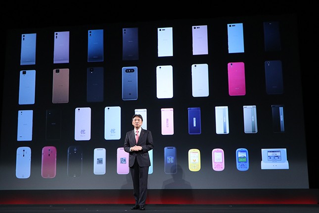 今回ドコモが発表した「2016-2017冬春モデル」は合計13機種