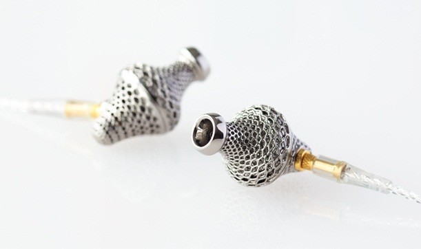 3Dプリンター造形の特殊形状チタンによる唯一無二のたたずまい