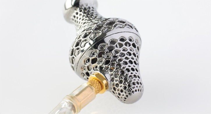 3Dプリンター造形の特殊形状チタンによる唯一無二のたたずまい