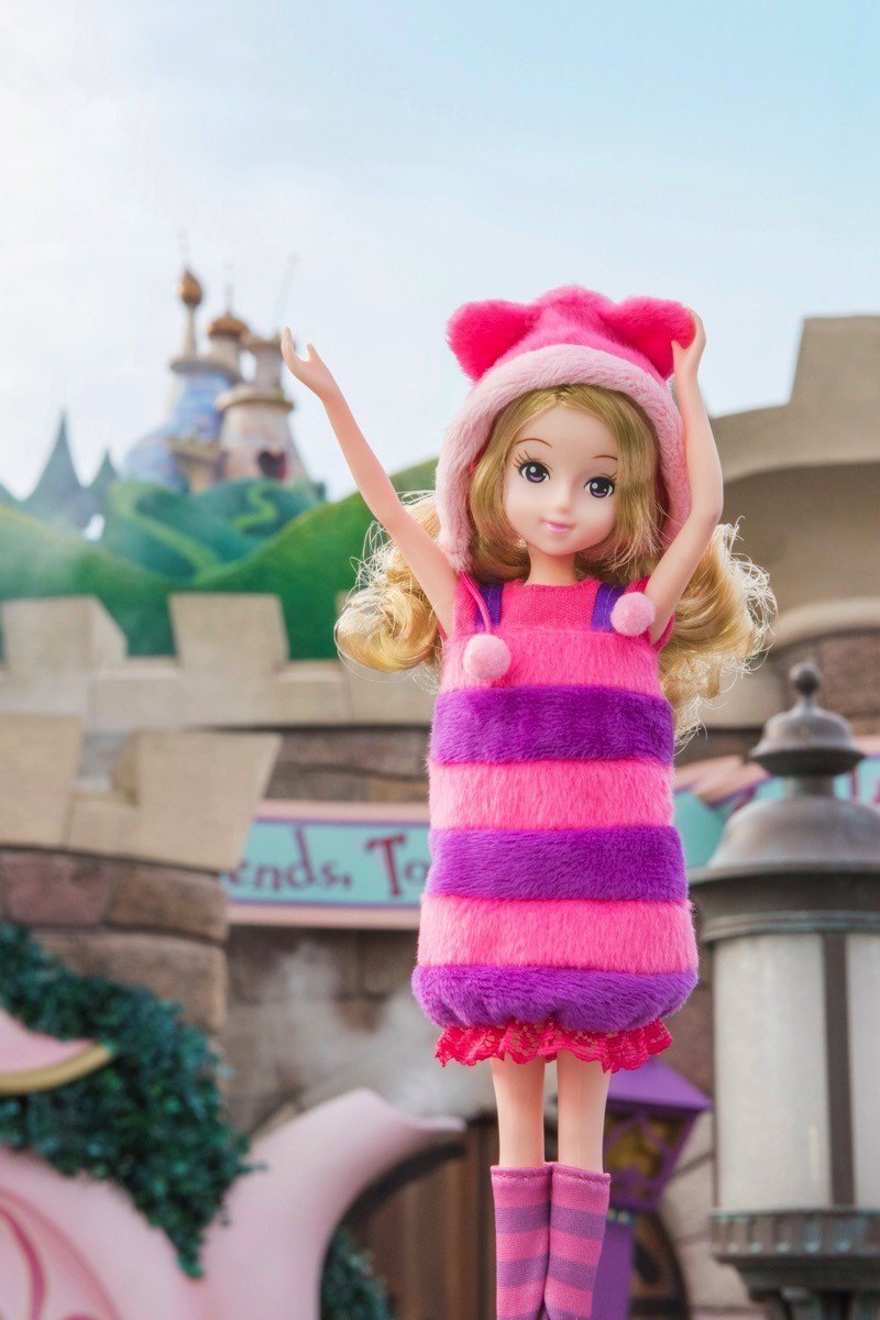 「東京ディズニーリゾート　ファッションドール」に「ふしぎの国のアリス」登場