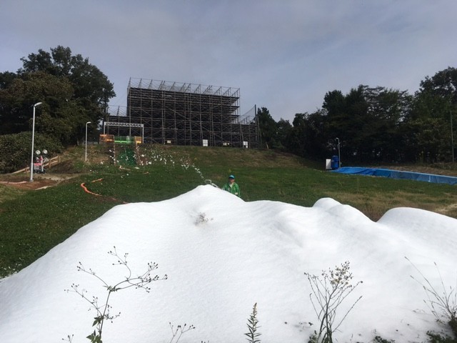 ダイナミックで自然豊かな冬の遊び場