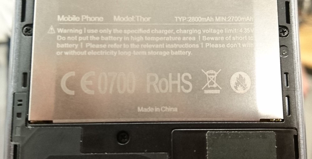 記者のスマホにも「RoHS指令対応マーク」が