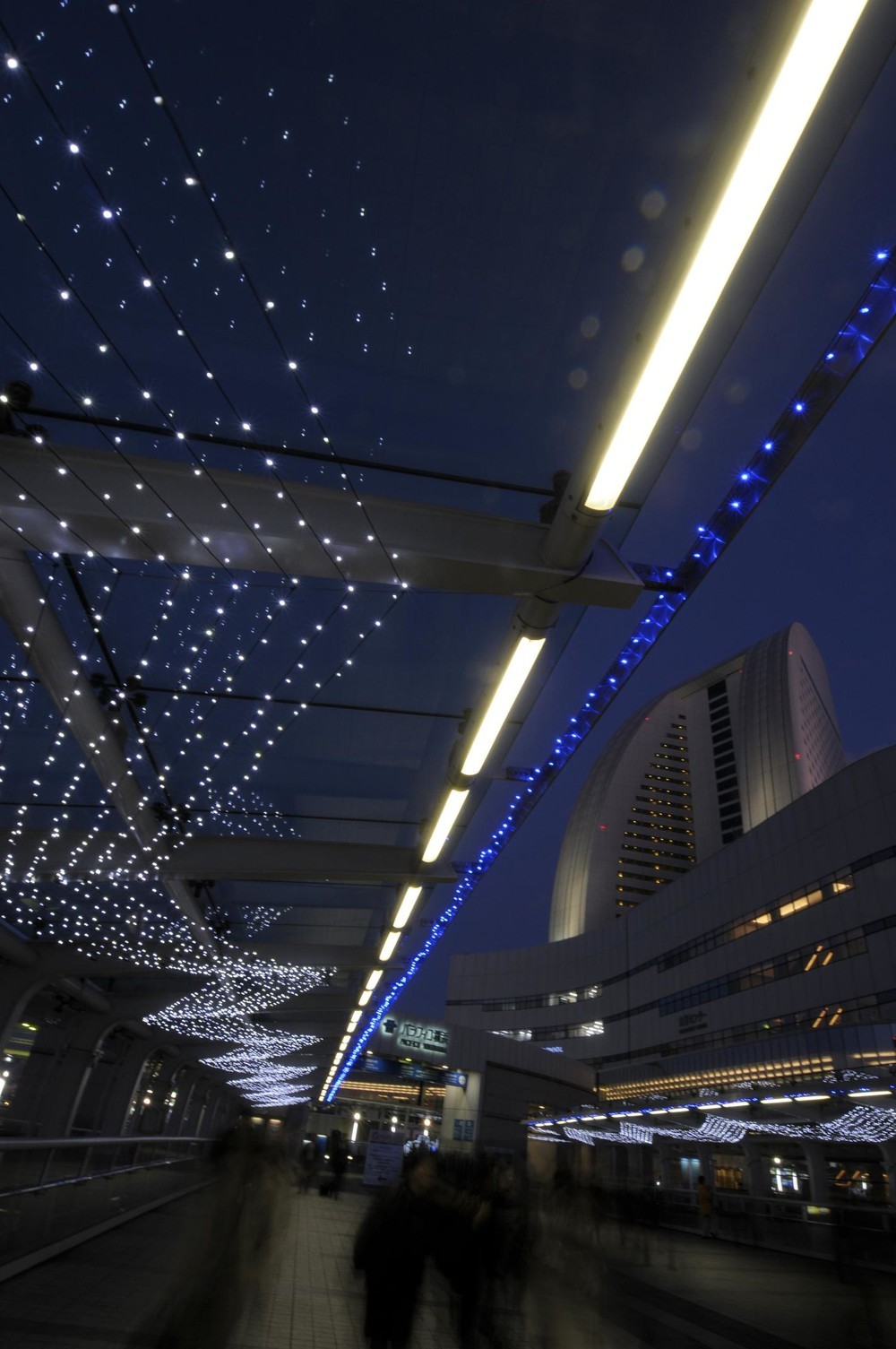 「クイーンモール橋」