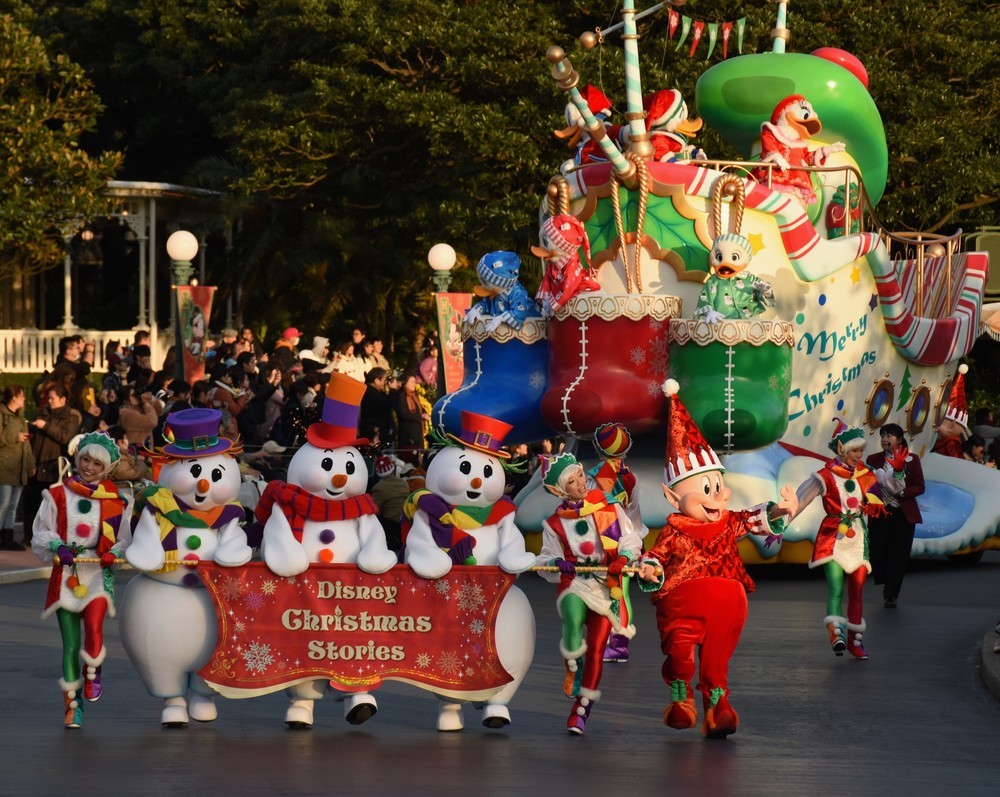  東京ディズニーランド「クリスマス・ファンタジー」のパレード「ディズニー・クリスマス・ストーリーズ」