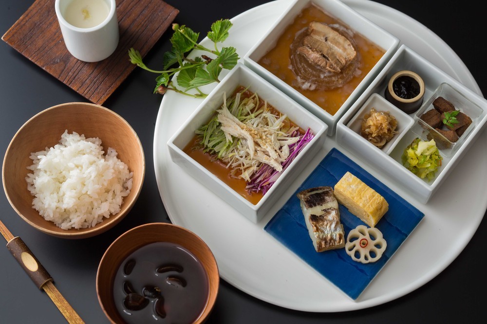 トリートメント後は眺めのよい客室で余韻に浸りつつゆっくりと