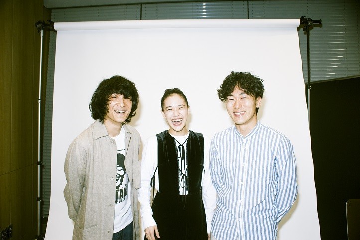 石崎ひゅーいさん（左）、蒼井優さん（中央）、松井大悟監督（右）