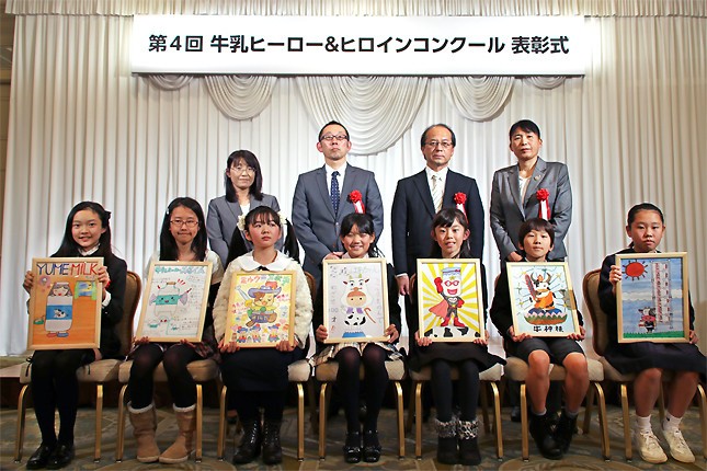 新しい「牛乳ヒーロー＆ヒロイン」誕生！　作者の正体は小学生の女の子