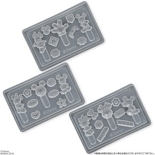 付属トレー (全3種のうちランダムで1種) (C) Disney