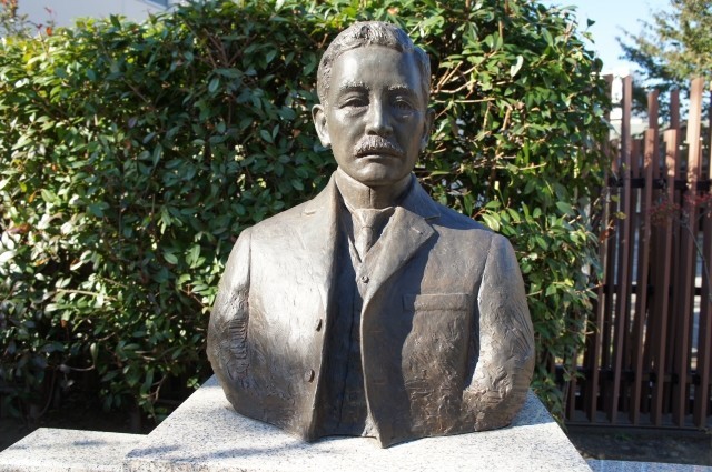 「漱石アンドロイド」が一般公開　「漱石没後100年目」の翌日に