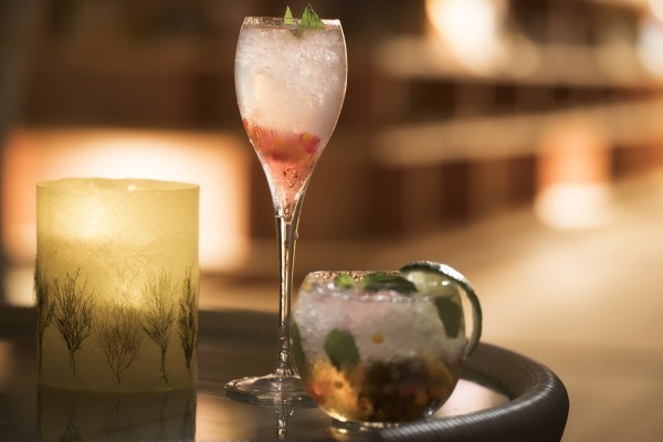 海藻のきらきらスイーツ＆カクテル