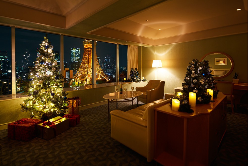 宿泊は大きな窓から東京タワーを望むスイートルーム