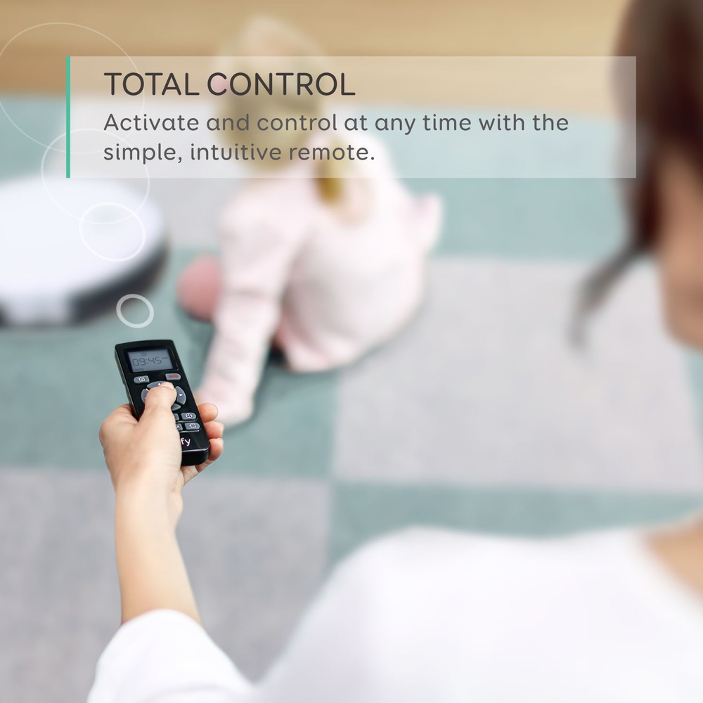 専用リモコンでモードの切り替えや電源のオン/オフなど操作