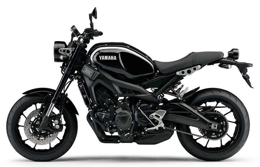 多様なライフスタイルに溶け込むブラックを採用！