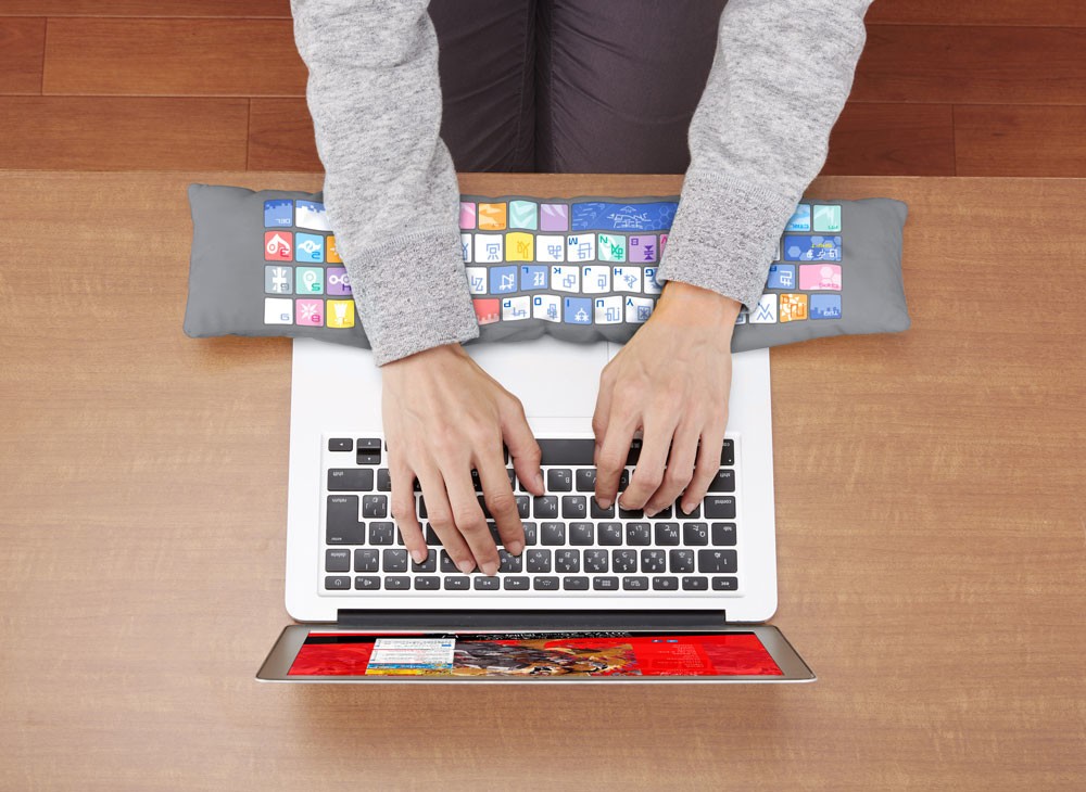 アームレストは脱着可能で、それだけで使える