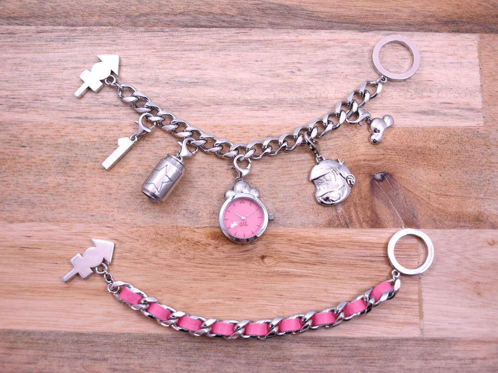 おそ松さんブレスウォッチ六つ子分6種類　時計１＆時計バンド2＆金属チャームがセット