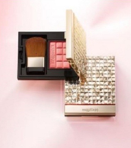 資生堂「マキアージュ」からしっとりと肌に溶けこむ「透け感発色」を叶えたチークカラー