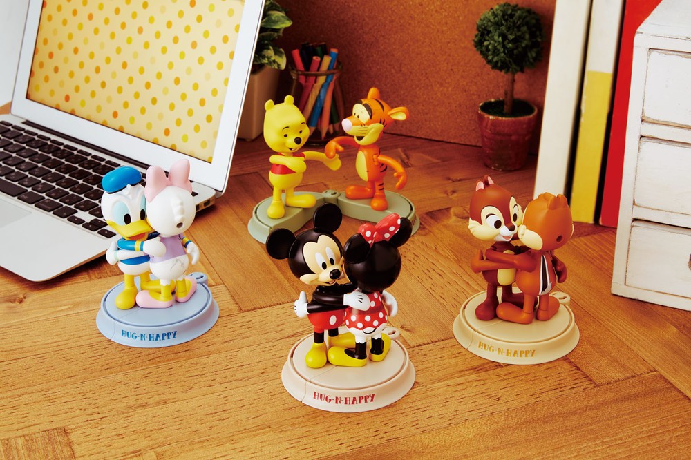 ミッキー＆ミニーがギュッ...ハグするディズニーキャラクタードール
