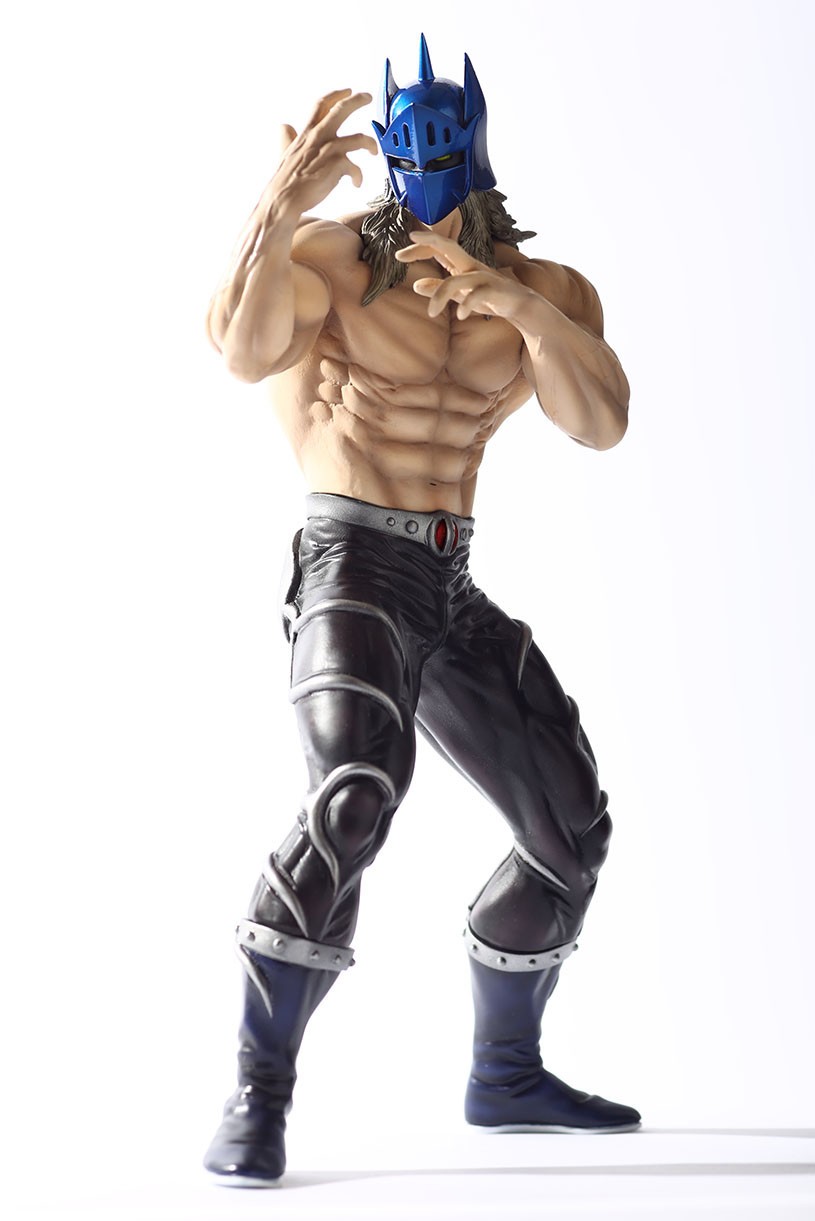 PVCマテリアル素材のケビンマスクフィギュアとしては初めてマスクバイザー部分の「スリット」を実現