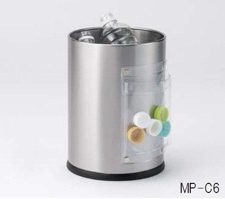 スチール製のくず入れにもぴったり。ペットボトルキャップの分別に