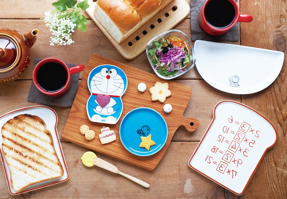 「ドラえもん」ひみつ道具をかたどったユニークな食器セット　郵便局限定販売