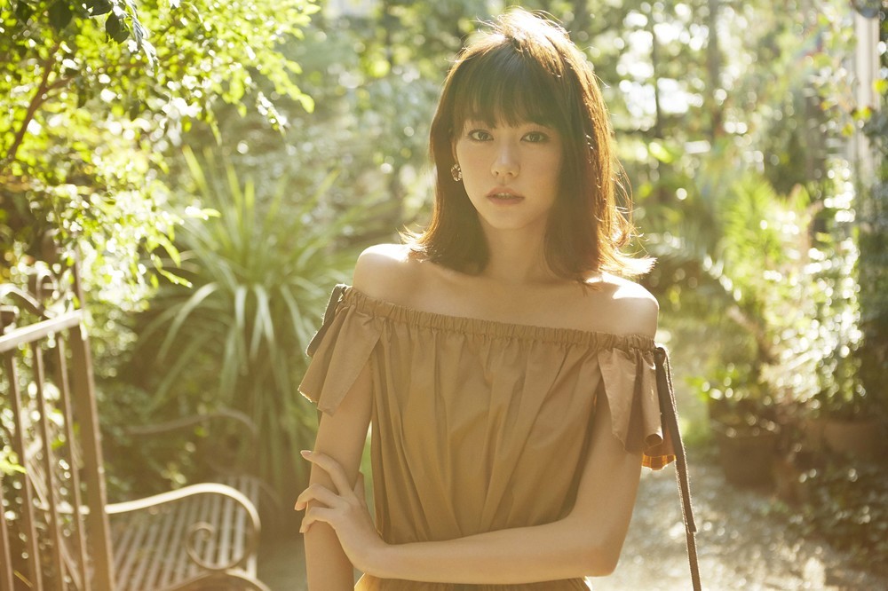 桐谷美鈴ファン必見　卓上カレンダー発売を記念して、TSUTAYAが握手会キャンペーンをやるぞ