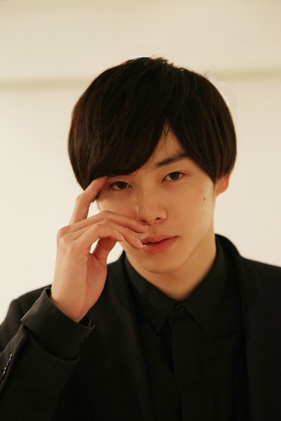 twitterのプロフィールには、すきま産業、と一言だけ。この役はこの人にやらせたい、この人でないとだめ、と思われる俳優になりたい、という意味だという