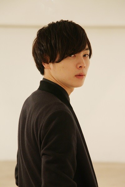 「ただのイケメンと言われるより、個性派イケメンと言われたほうがうれしい。最低限のお芝居ができるって認められてることだけから」。ヒエラルキー的にはただのイケメン→ただの個性派→イケメン個性派ということなのか