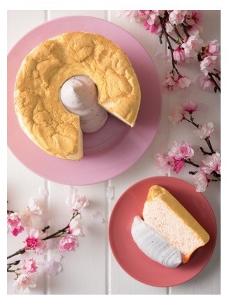 さくらホイップクリームを詰めた、さくらシフォン