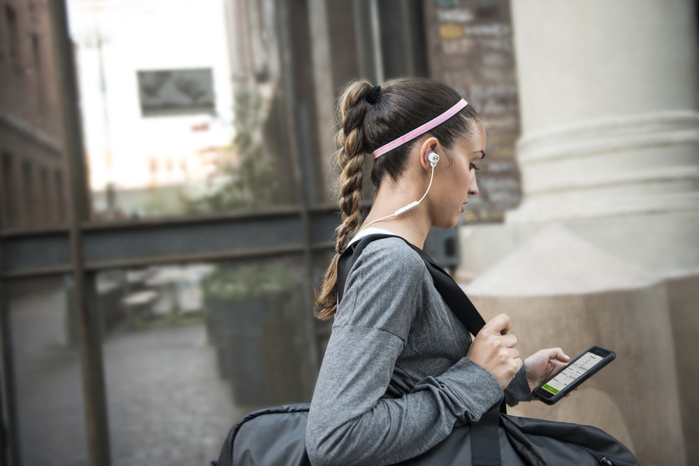 連続約8時間のワイヤレス再生を実現