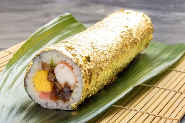 金箔を巻いた高級恵方巻、伊勢丹新宿店で販売
