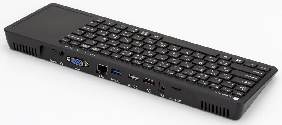 USB 3.0×1、USB 2.0×1、ヘッドホンジャック、マイク端子などを備える