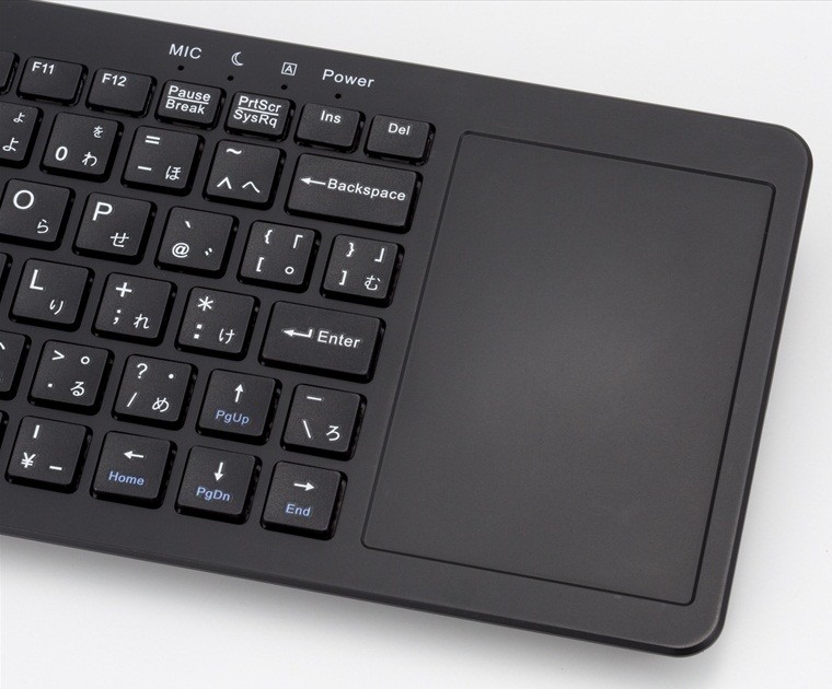 タッチパッド搭載しマウスを用意することなく本体だけで基本的な操作が可能