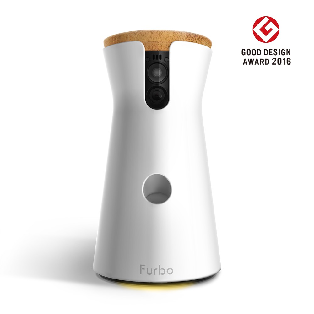 おやつが飛び出る犬用カメラ「Furbo」 「ポケモンGOみたい」とマツコもびっくり