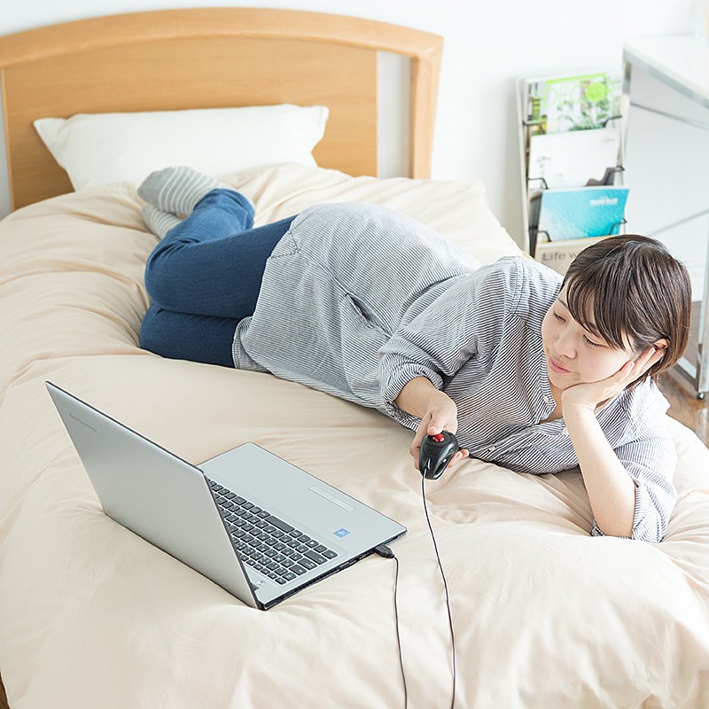 寝転がるなどリラックスした姿勢でも