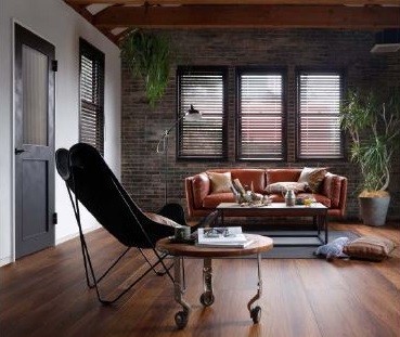 ヴィンテージ感と現代の使いやすさを両立したインテリア建材