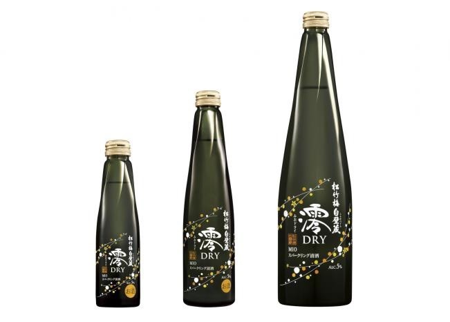 15年に発売された「澪＜DRY＞」。左から150ml、300ml、450ml