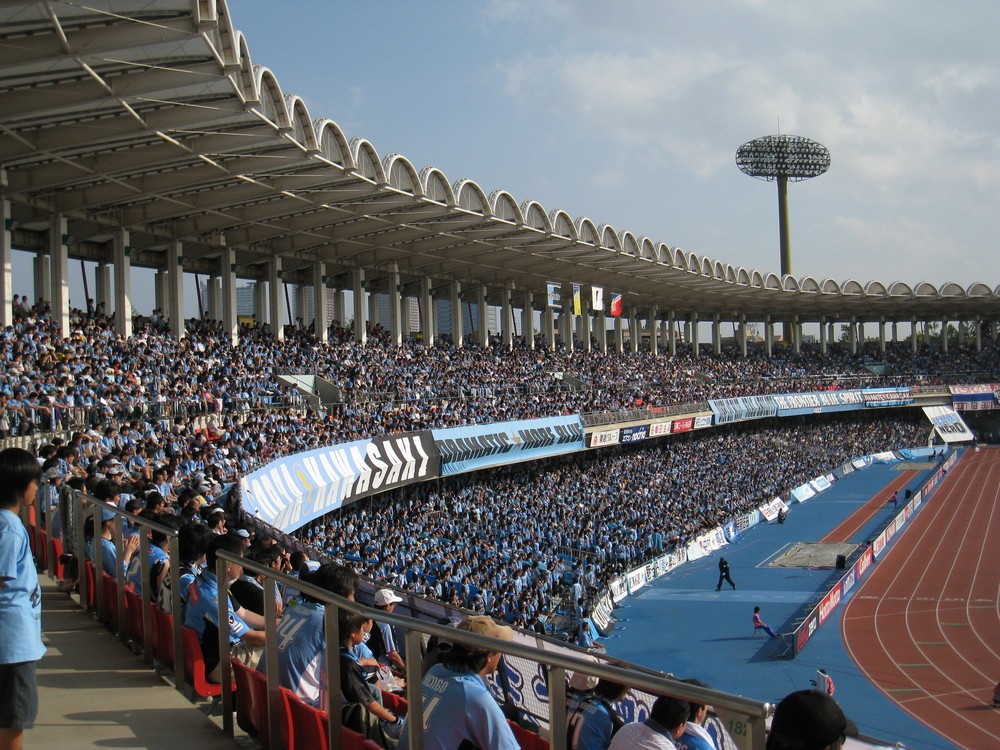 川崎フロンターレのホーム、等々力陸上競技場（Wikimedia Commonsより）
