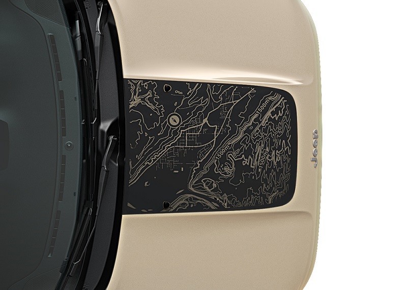 グラフィック入りマットブラックボンネットデカール