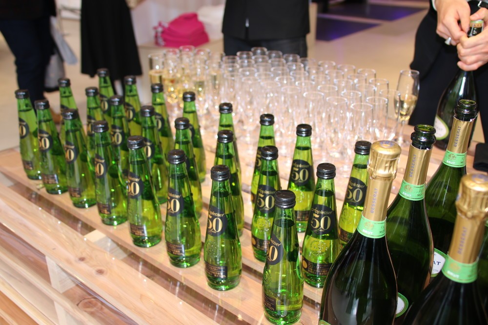 銀座店では「アップルタイザー」と「ベスラ・ド・ベルフォン」が提供された（2017年2月24日撮影）。