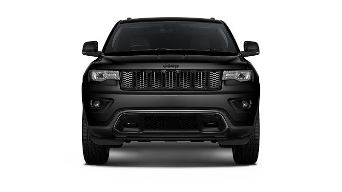 黒を基調として引き締まった外観