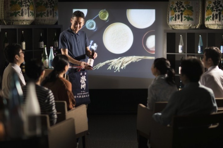 会津の歴史や文化、自然、古くから会津で親しまれている日本酒について学ぶ